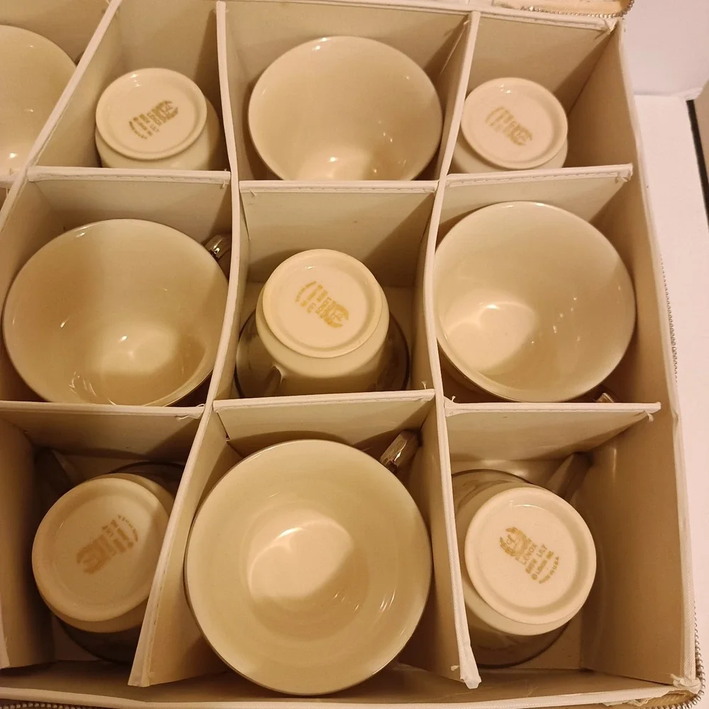 Vtg Lenox Snow Lily Discontinued China Set Of 12 Coffee/Tea Cups w/ Storage Case